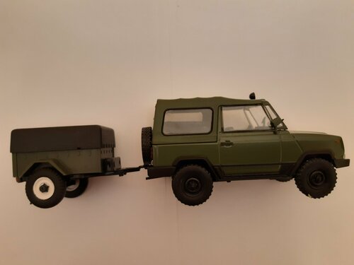 Масштабная модель игрушка УАЗ-3171 с прицепом (1985-1989)1:43