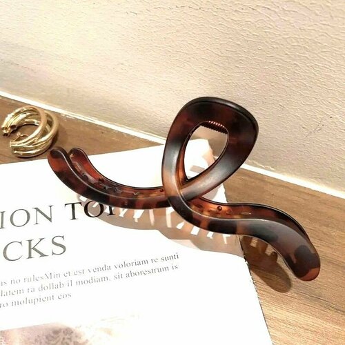 Заколка-краб для волос цвет шоколадный 160₽