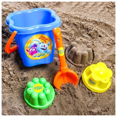 Смешарики Набор для игры в песке: ведро, совок, 2 формочки, смешарики цвет микс, 800 мл
