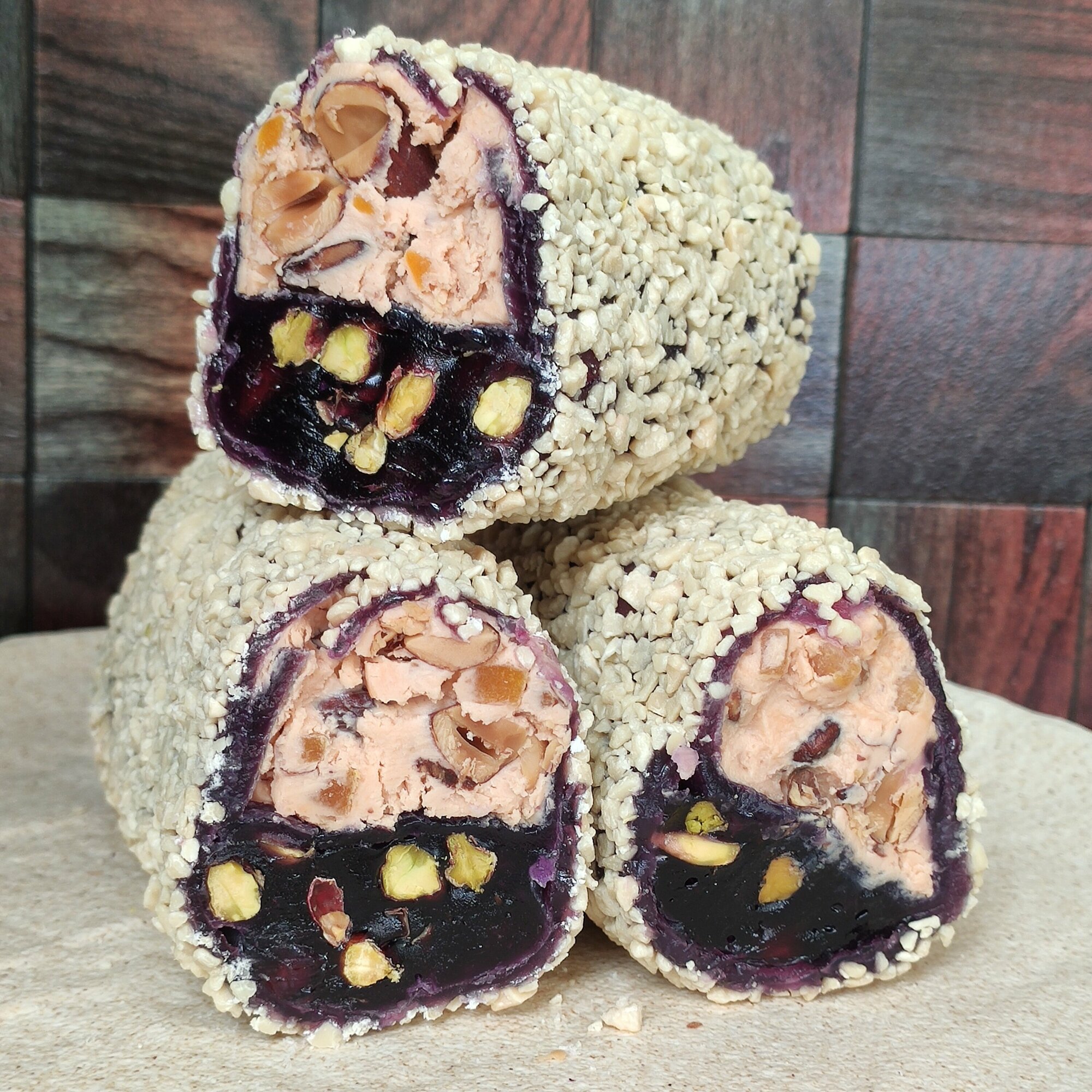 фото Лукум Турция HALEP 21-Апельсиновый и ежевичный крем, фисташка, , миндаль, белый шоколад 250 гр.