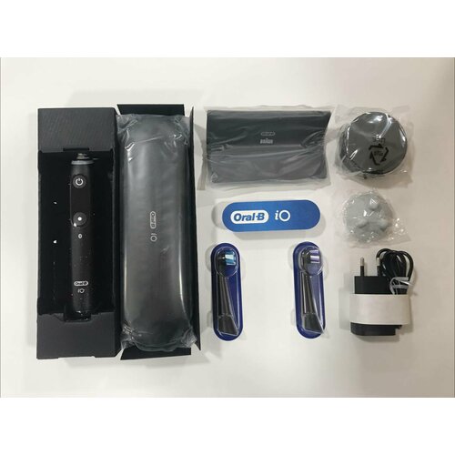 Элeктpическая зубная щёткa Oral-B iO Series 10 Cosmic Black Limited Edition 4299000₽