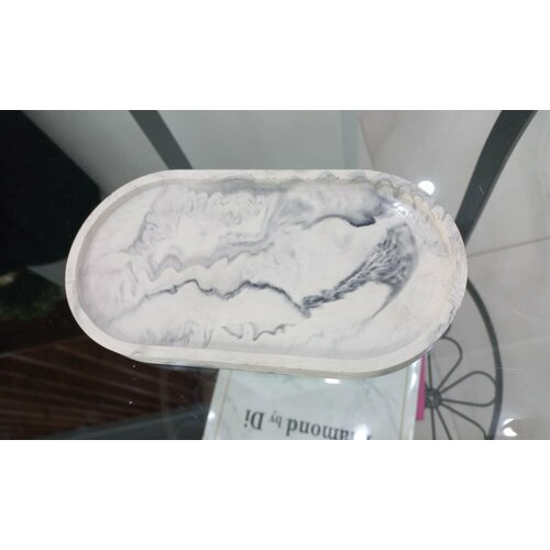 Овальный мраморный поднос для украшений и свечей