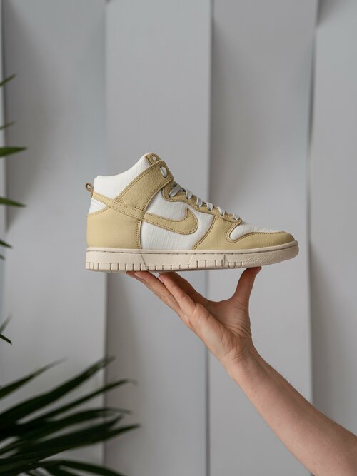 Кроссовки NIKE Dunk High, размер 6 US (35.5 RU), бежевый, белый