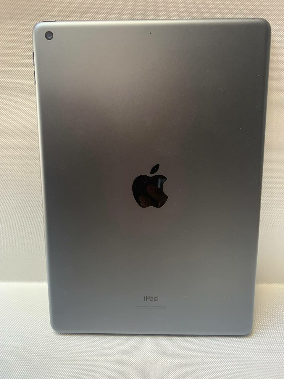 9.7" Планшет Apple iPad (2017) Wi-Fi, 32 ГБ, Wi-Fi, iOS, space grey