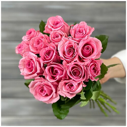 Букет живых цветов из 13 розовых роз с лентой 40см