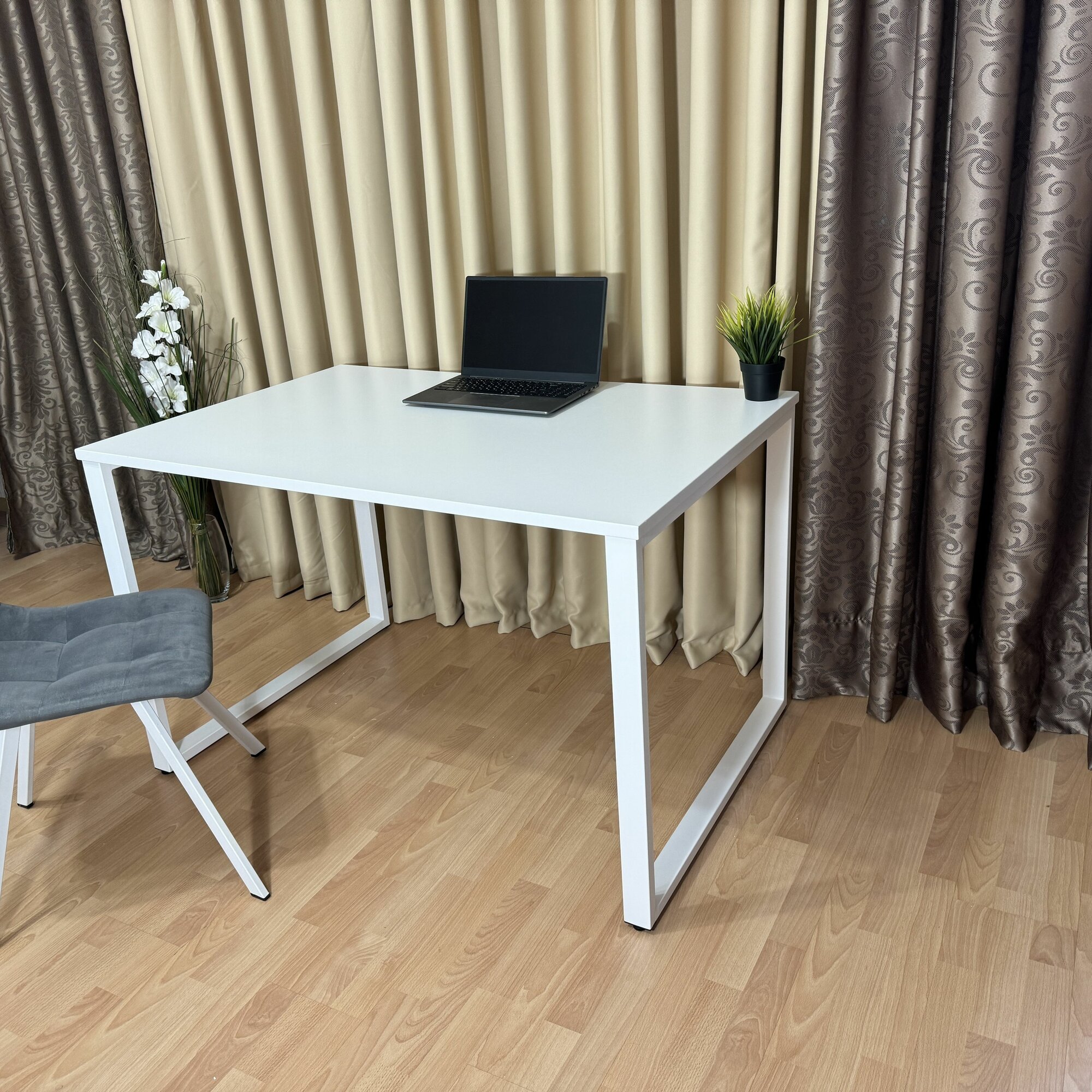 Письменный стол лофт Белый 120*80 см. Белые ножки