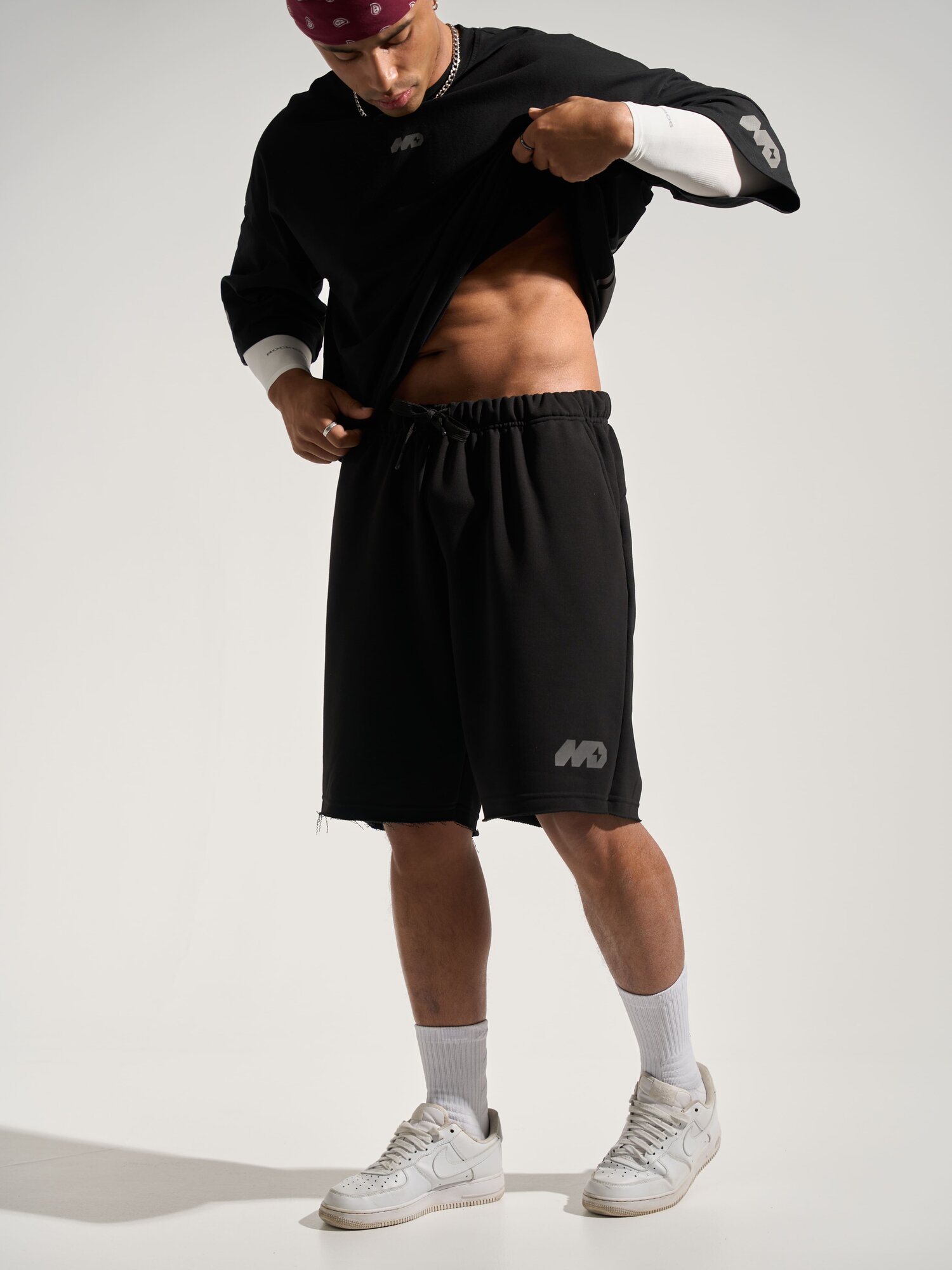 Шорты спортивные MD  размер 52 54  черный