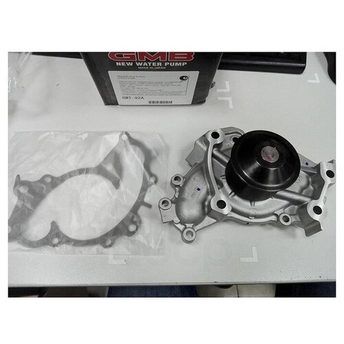 Насос водяной TOYOTA Camry (96-) (3.0) LEXUS RX300 (97-) (3.0) GMB GWT-92A