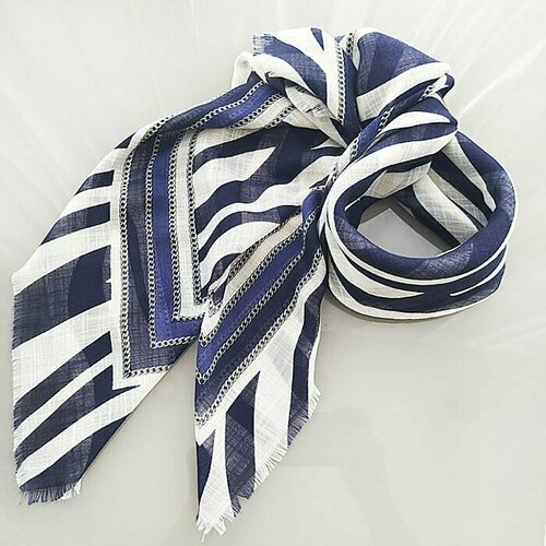 фото Платок ,100х100 см, белый нет бренда