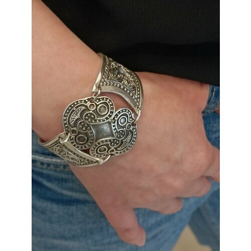 Жесткий браслет Svetti, размер one size, серебристый