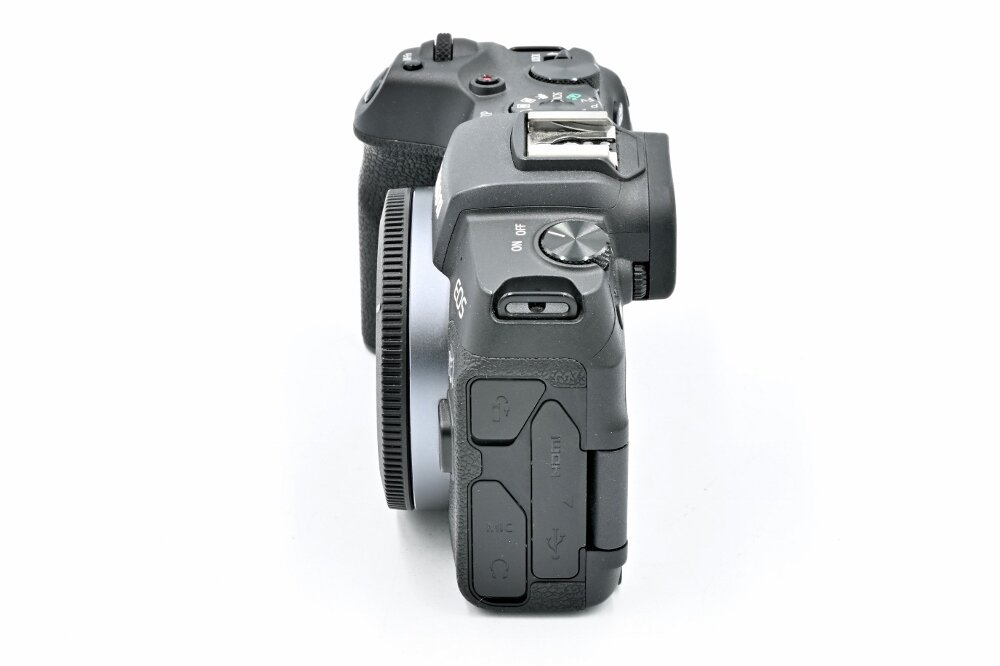 Беззеркальный фотоаппарат Canon EOS RP Body