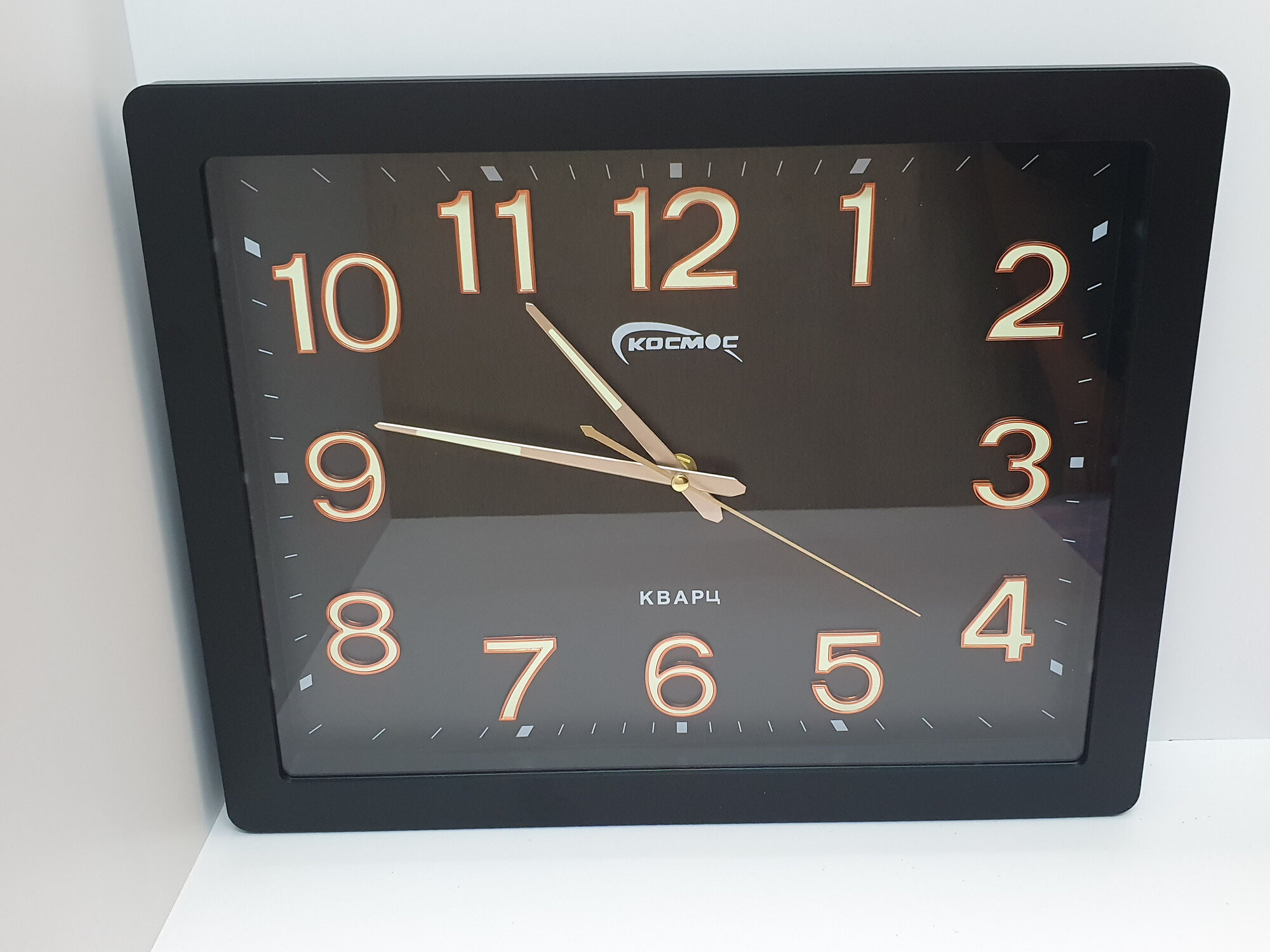 Настенные часы светящиеся в темноте, квадратный классический , 38 см х 30 см, черный/матовый / Батарейка в подарок