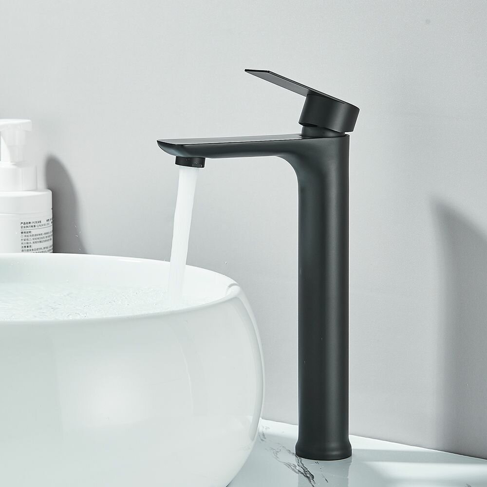 фото Кухонный смеситель однорычажный накладной водопадный смеситель для раковины с каскадным изливом, черный