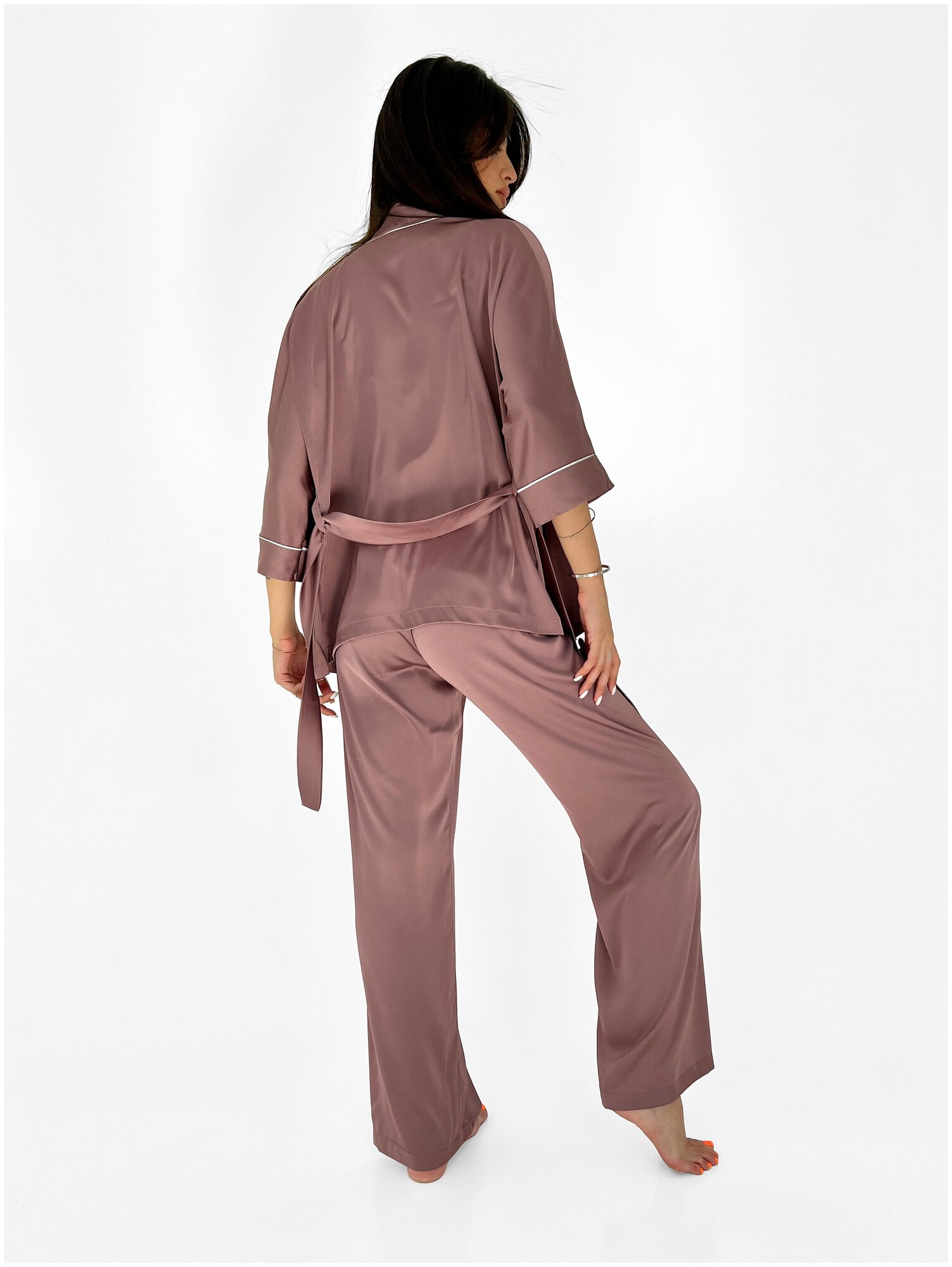 Пижама женская шелковая Bright Fame /Комплект домашнего костюма/ Пижамный костюм: кимоно и брюки, цвет капучино, S - фотография № 5