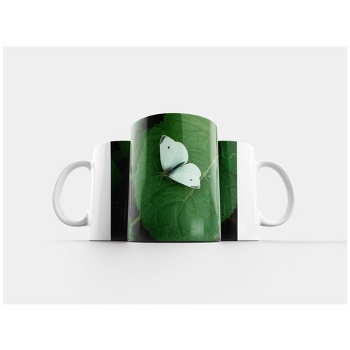 фото Кружка "белая бабочка, зеленый отпуск, макрос" 320 мл lotsprints