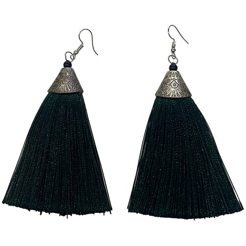 Серьги женские.Серьги кисти .Цвет зеленый .Нитки шелковые.Материал металл ,нитки шёлковые .