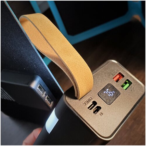 Внешний аккумулятор FRIDE 30000 мАч дисплей фонарик быстрая зарядка iPhone Android 349000₽