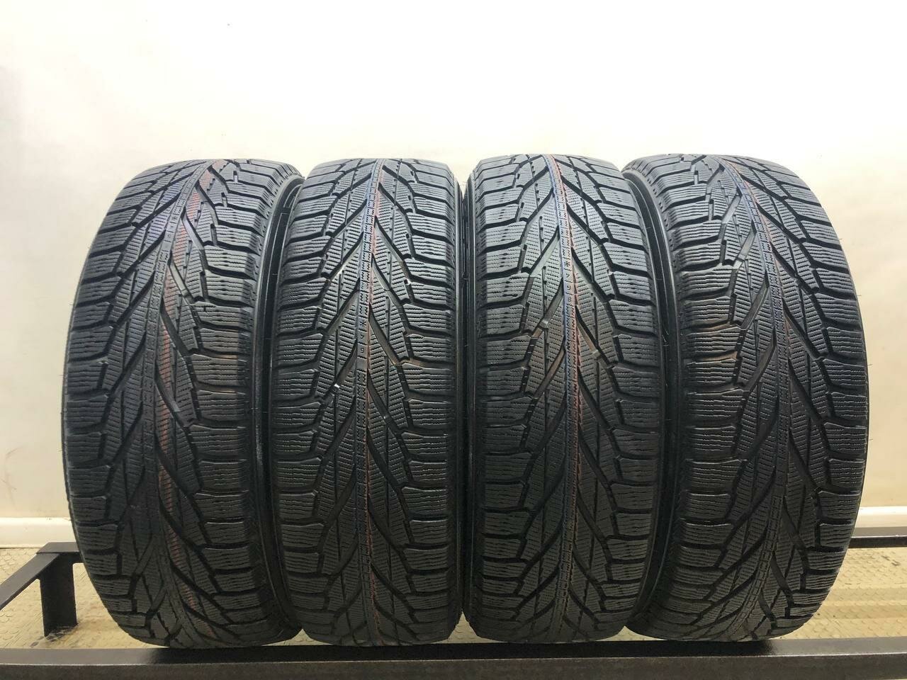 Nokian Hakkapeliitta R2 SUV 225/65 R17 БУ Шины Зимние