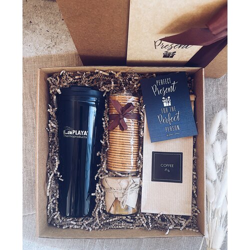 Подарочный набор для женщин с термокружкой и сладостями подарок мужчине 4500₽