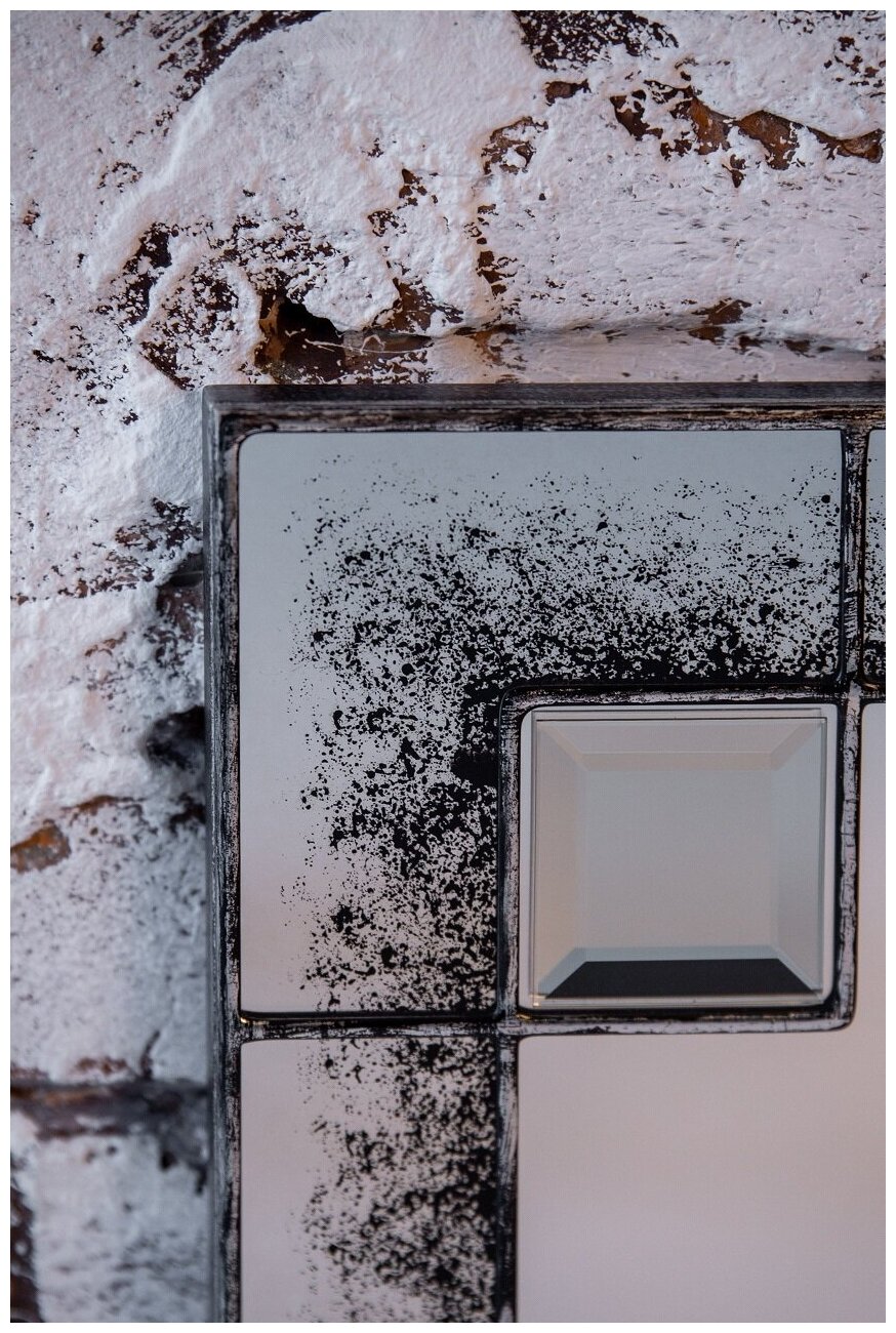 Состаренное витражное зеркало на стену VITRIUM, 45 см х 60 см (серебро) - фотография № 2