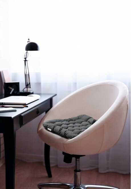 Сиденье с наполнителем из лузги гречихи, микромассажа, профилактики целлюлита, комфорт — фото 1