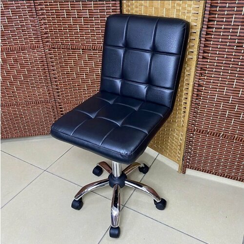 Стул мастера на колесиках Квадро, черный