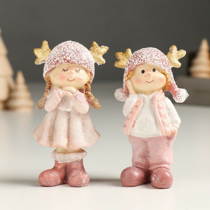 Сувенирная фигурка КНР "Малыш, Малышка в розовом с рожками на шапке стоит", полистоун, 3х4,5х9 см (MX222036-3.5)
