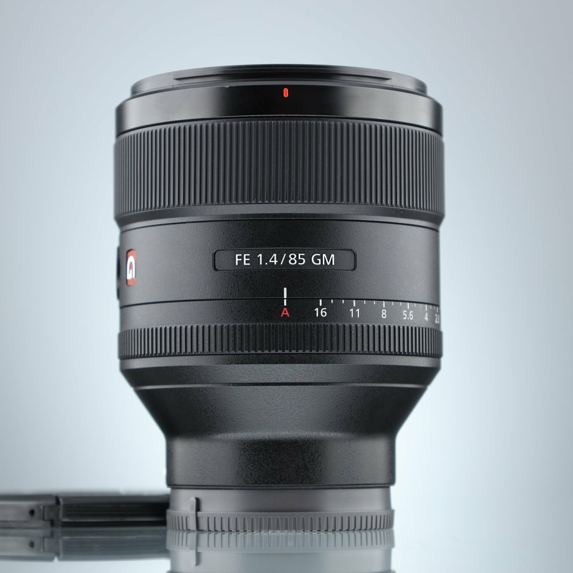 Объектив Sony FE 85 mm f/1.4 GM (SEL-85F14GM), чёрный