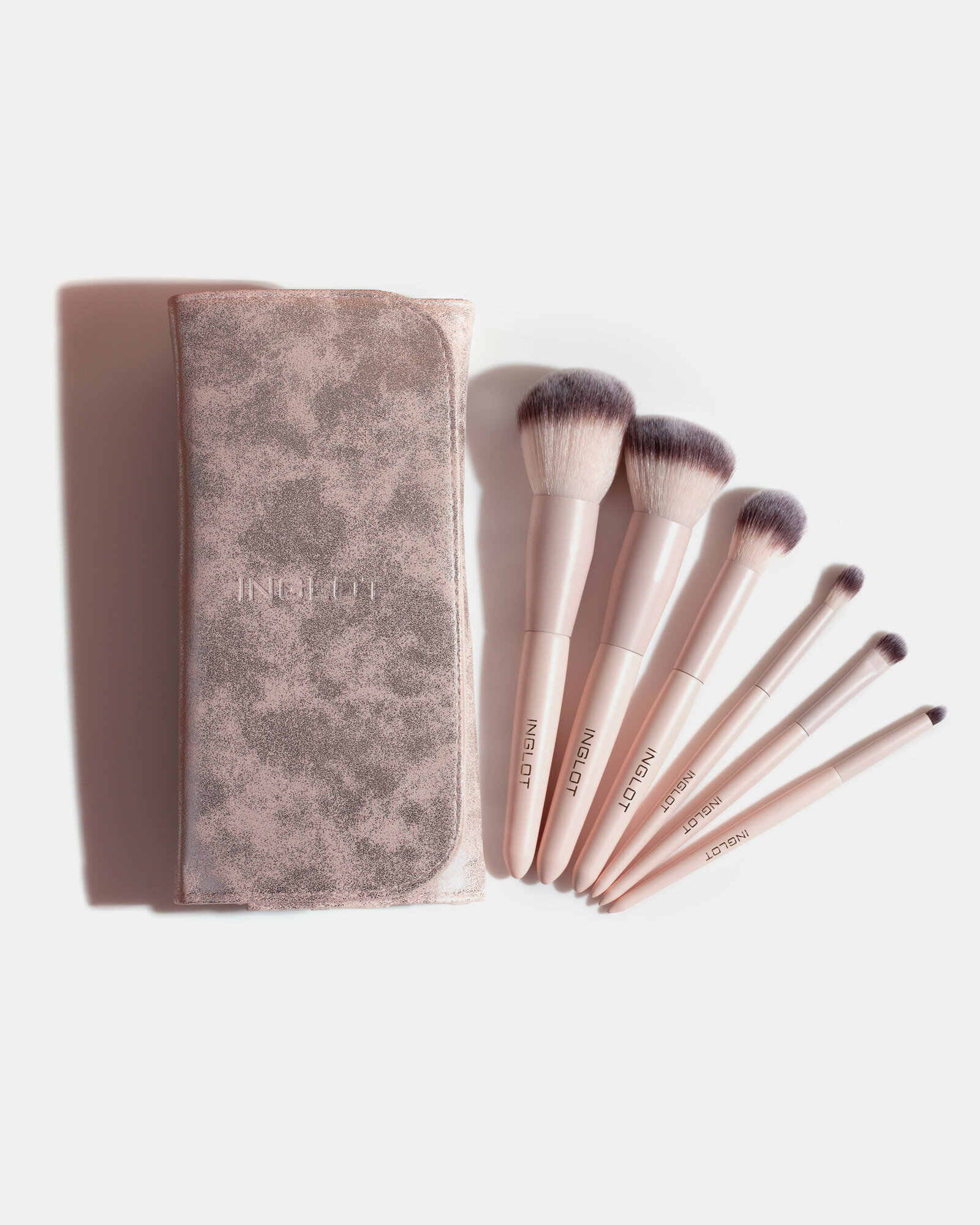 Набор кистей для макияжа INGLOT BRUSH SET IN CASE SILVER, 6 кистей в косметичке