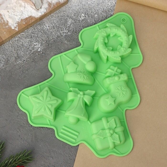фото Форма силиконовая для выпечки Доляна "Ёлка", 24,5х21х3 см, 6 ячеек, цвет зелёный