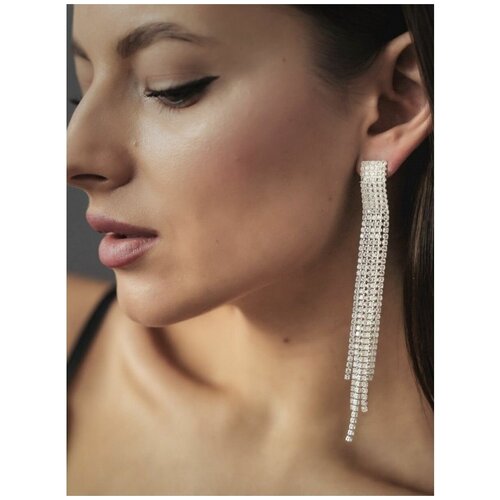 Бижутерия серьги длинные висячие , блестящие со стразами