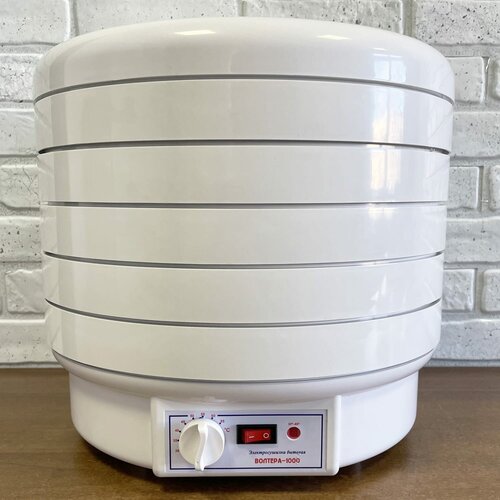 Сушилка ВолТера 1000 Люкс с капиллярным термостатом для фруктов овощей и грибов от 30 до 65 С 5 поддонов ЭКО ручка 1456600₽