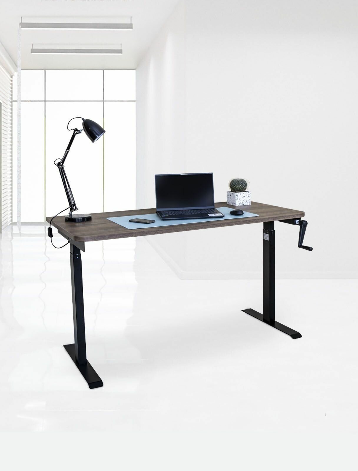 Регулируемый по высоте письменный стол PROtect, дуб темно-коричневый ЛДСП 160x70x2,5 см, черное подстолье М1