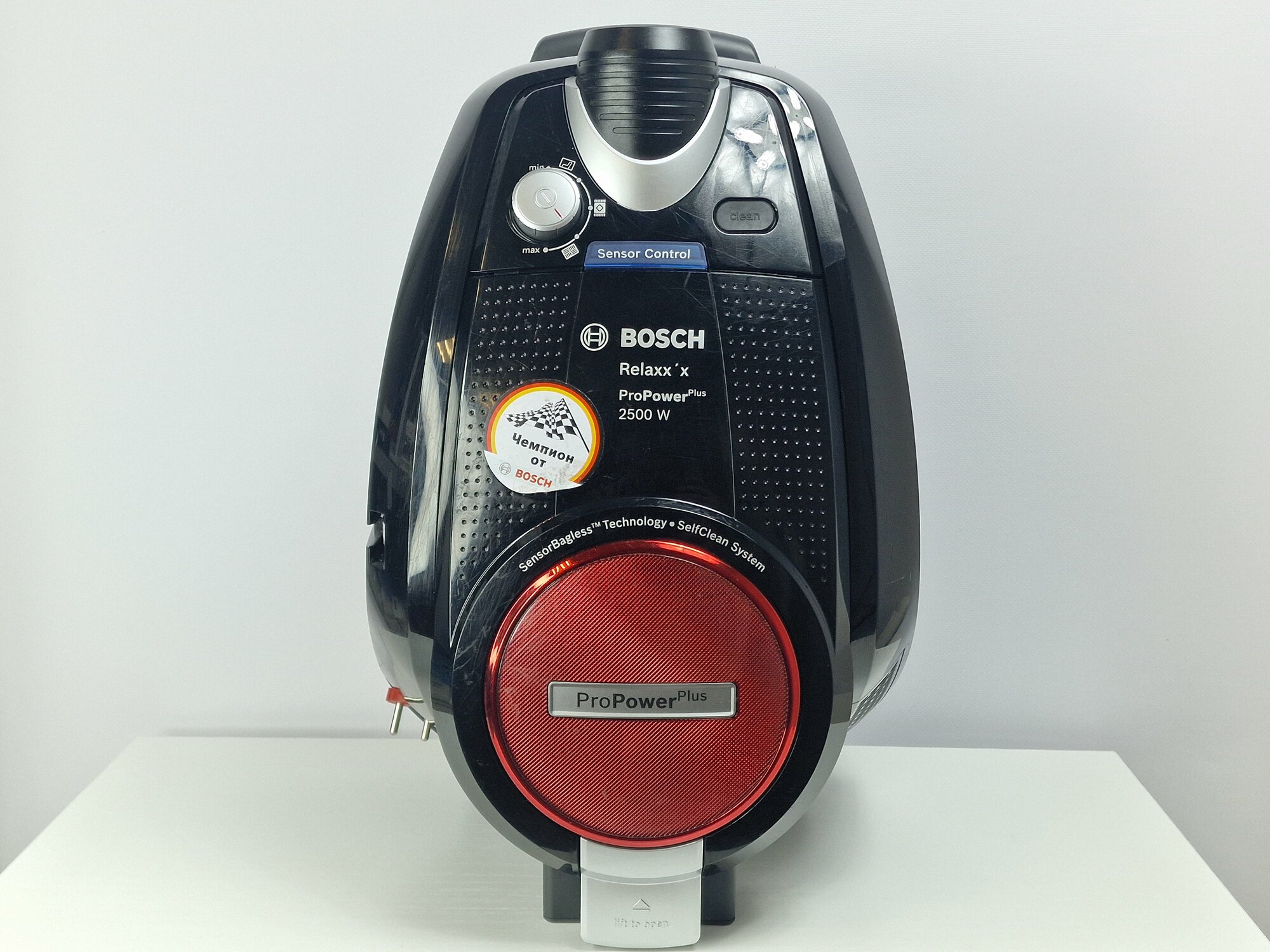 Пылесос BOSCH BGS5POWER, черный/красный