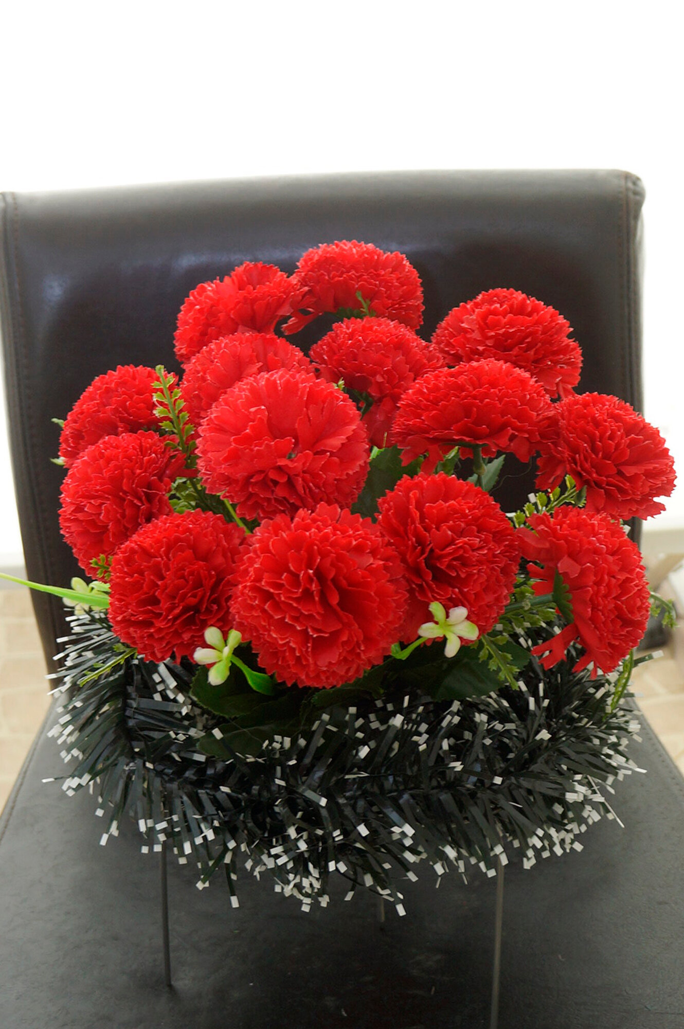 Полянка Красные гвоздики