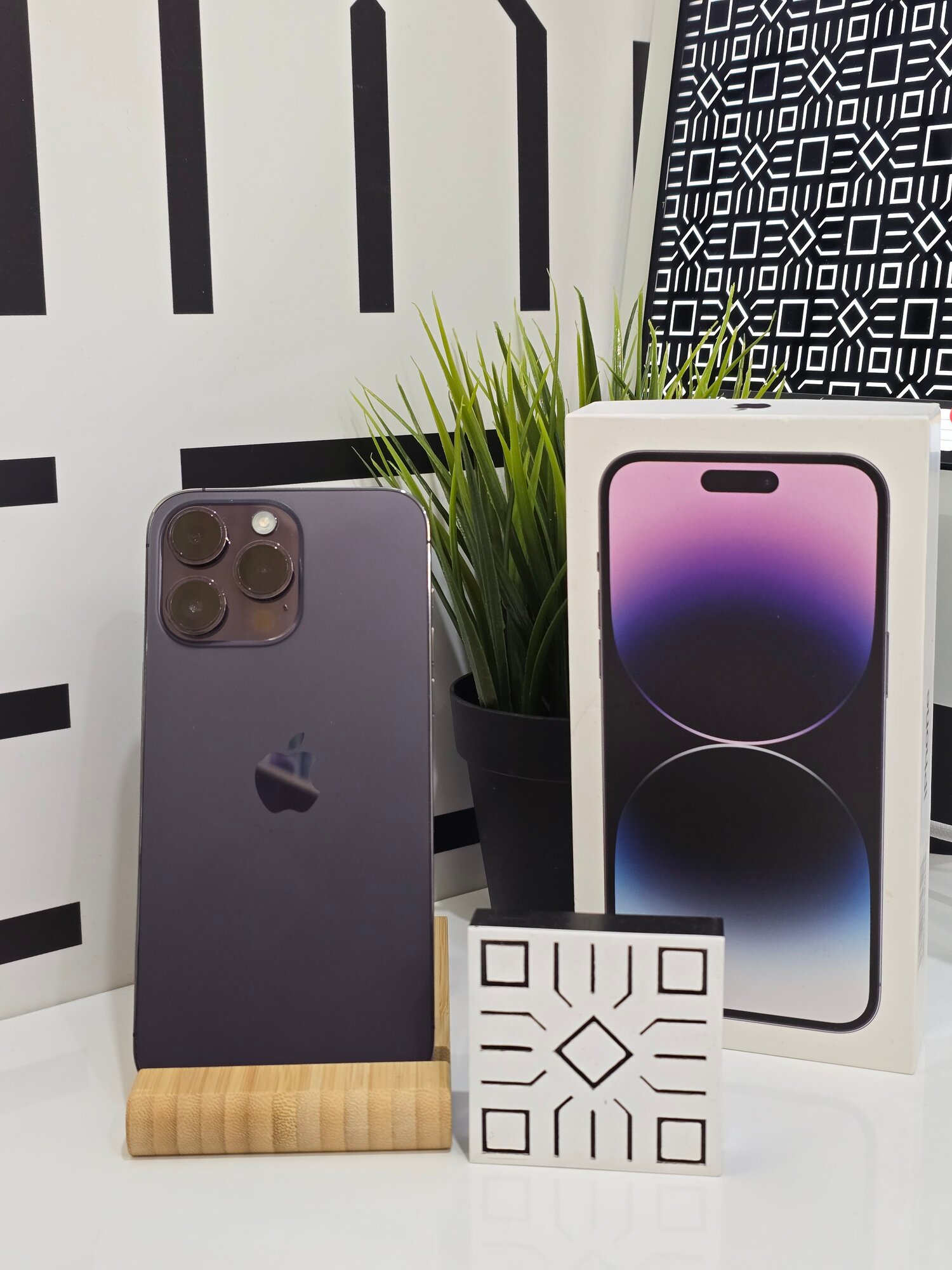 Смартфон Apple iPhone 14 Pro Max 256 ГБ, Dual nano SIM, глубокий фиолетовый — фото 1