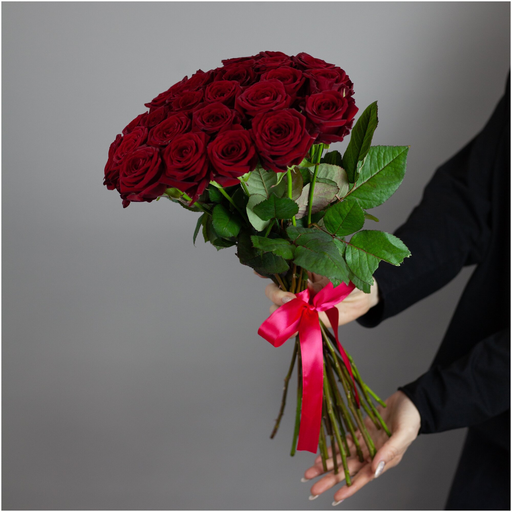 Красные розы букет "Ред Наоми" цветы Высота 50 см