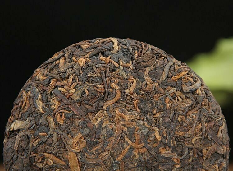 Чай пуэр Коричневый горный блин 100 грамм 2020 года - фотография № 4