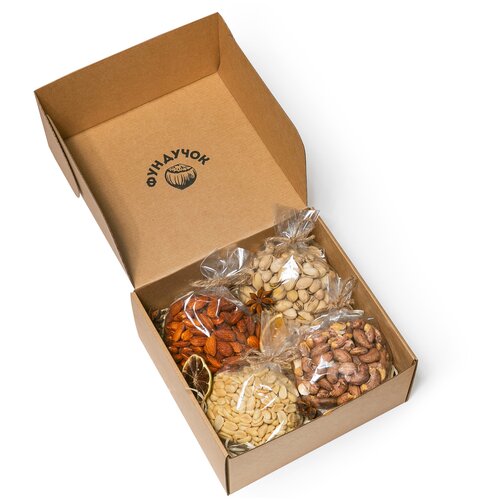 фото Подарочный набор орехов № 4 фундучок (1 кг