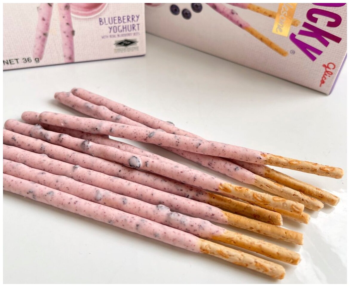 Бисквитные палочки Pocky Wholesome соломка с черничным йогуртом покки, Таиланд (2 шт. по 36 гр.) - фотография № 4