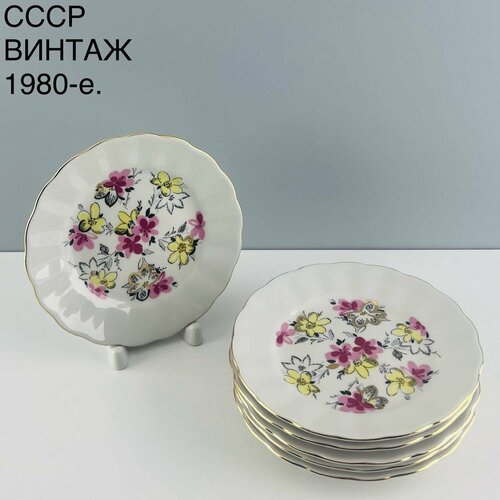 Винтажный набор пирожковых тарелок "Летние цветы". Фарфор ЛФЗ. СССР, 1980-е.