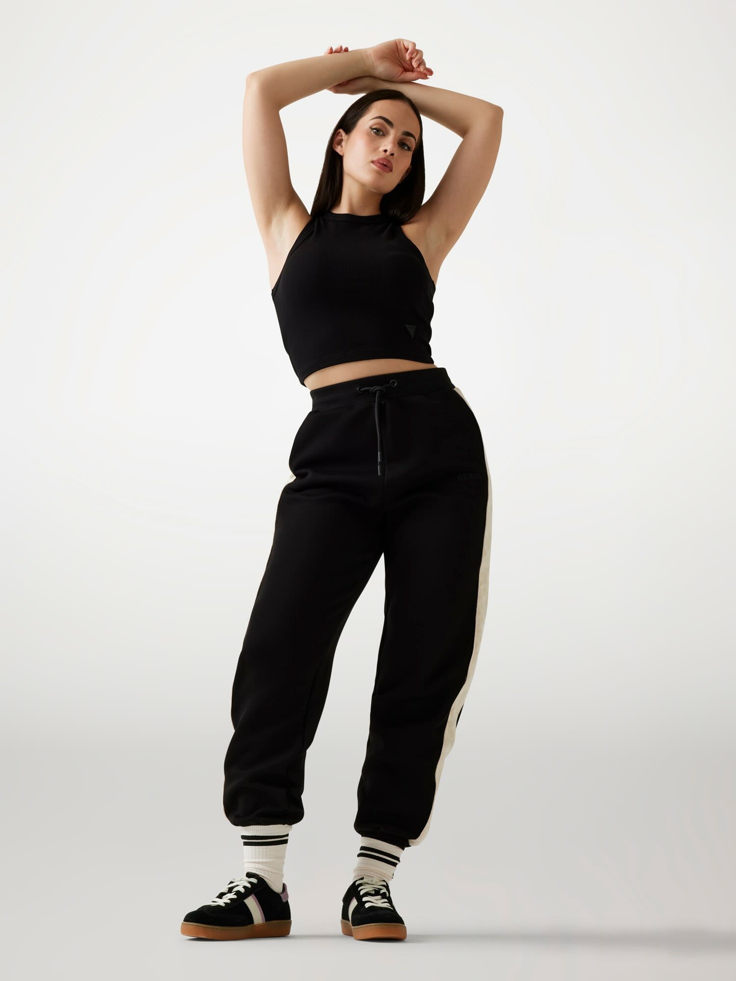 Брюки джоггеры GUESS Maryella, размер L, черный — фото 1