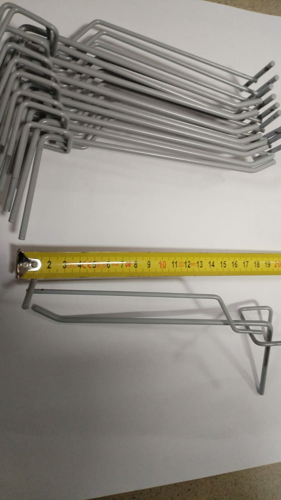 Комплект (10 шт) Крючок на сетку (решетку) одинарный с ценникодержателем 150мм RAL9016