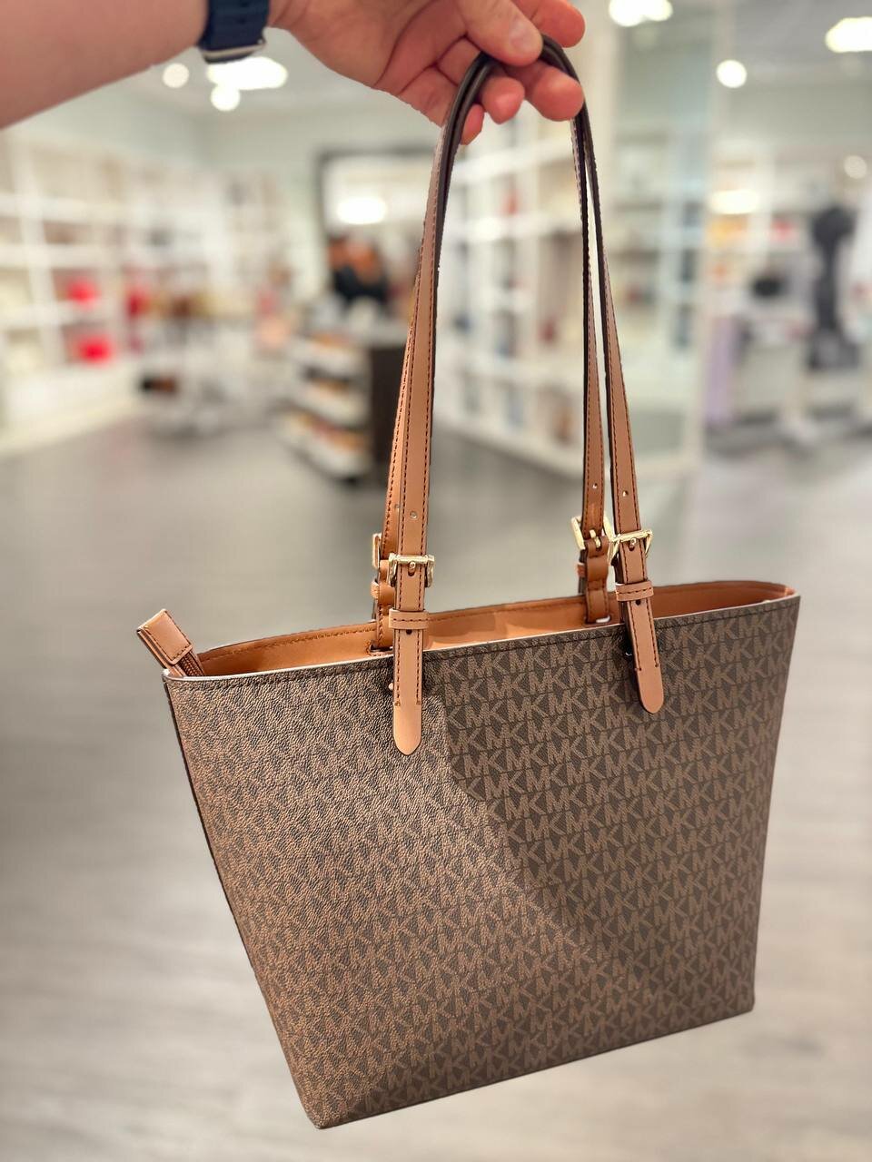 Сумка тоут MICHAEL KORS, фактура тиснение, рельефная, зернистая, матовая, гладкая, перфорированная, коричневый — фото 1