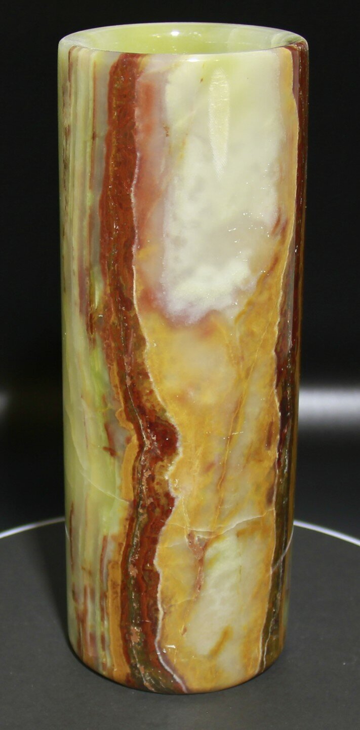 Ваза ручной работы из натурального камня Оникс форма цилиндр, высота 12 см x ширина 7,5 см.