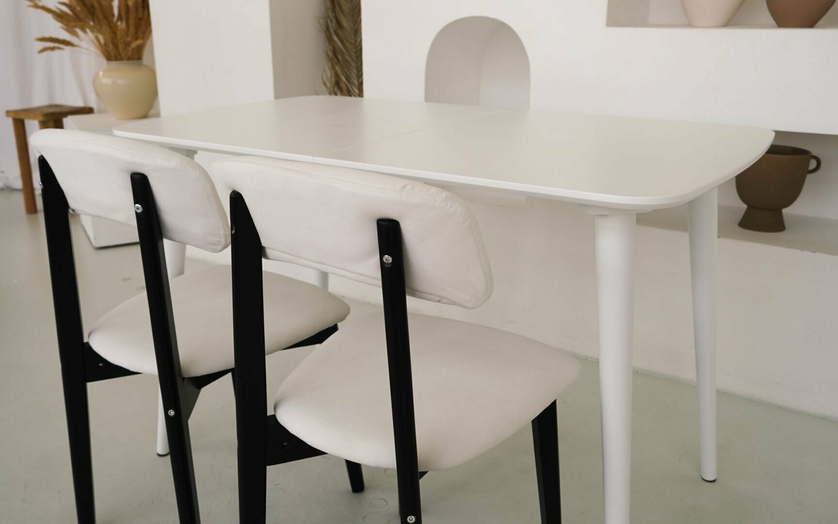 Мягкий кухонный стул бинго, белый с чёрными ножками - фотография № 9