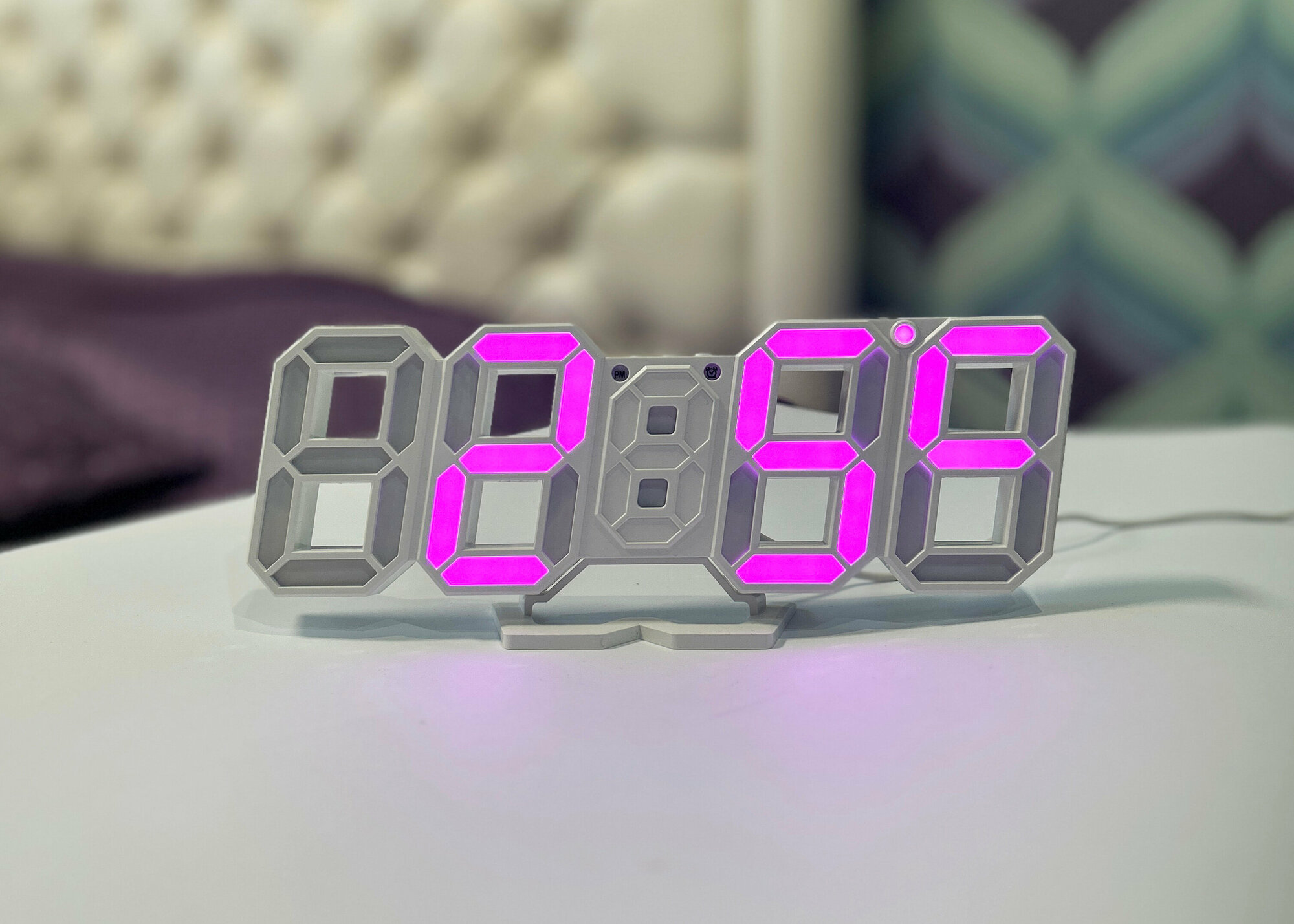 Настольные настенные электронные часы с календарем, термометром и функцией будильника с розовой подсветкой