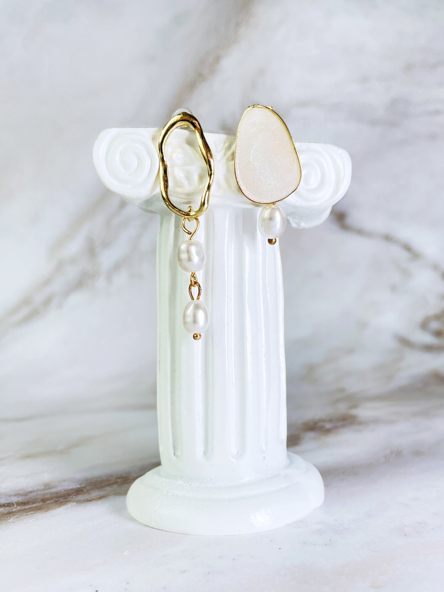 Серьги пусеты, искусственный камень, жемчуг имитация, размер 50 мм, белый