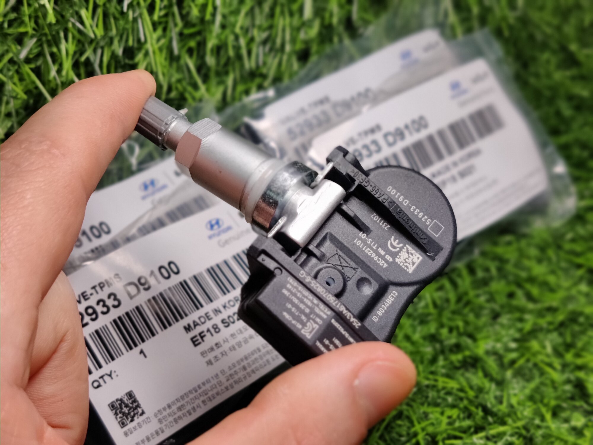 Картинки Оригинальные датчики давления шин Hyundai/Kia TPMS 52933D9100