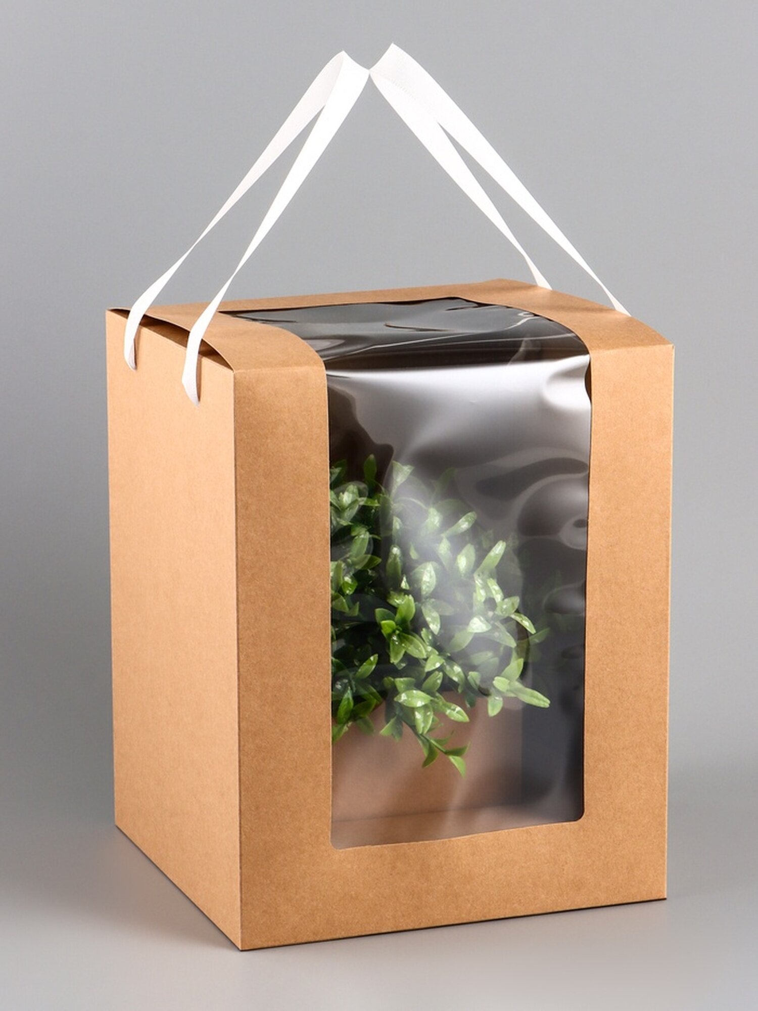 Подарочная коробка Upak Land для цветов с окошком бежевая 20x20x25 см